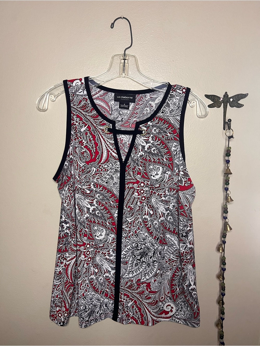 Liz Claiborne Red, Black & White Paisley Sleeveless Keyhole Top